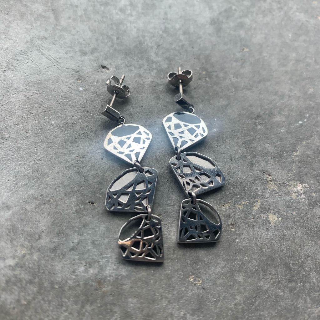 Diesel Triple Diamond Earrings 79$